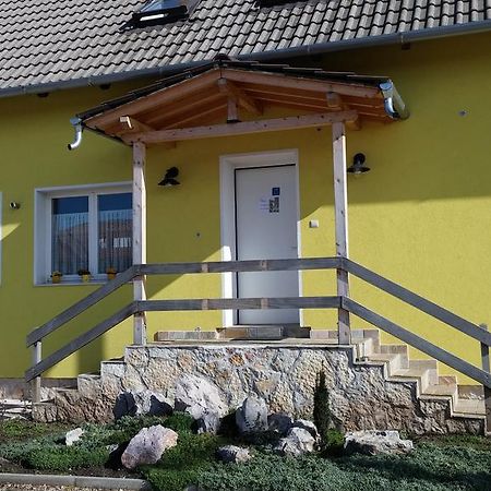 Hunters House Kft Bed And Breakfast Toltestava 外观 照片
