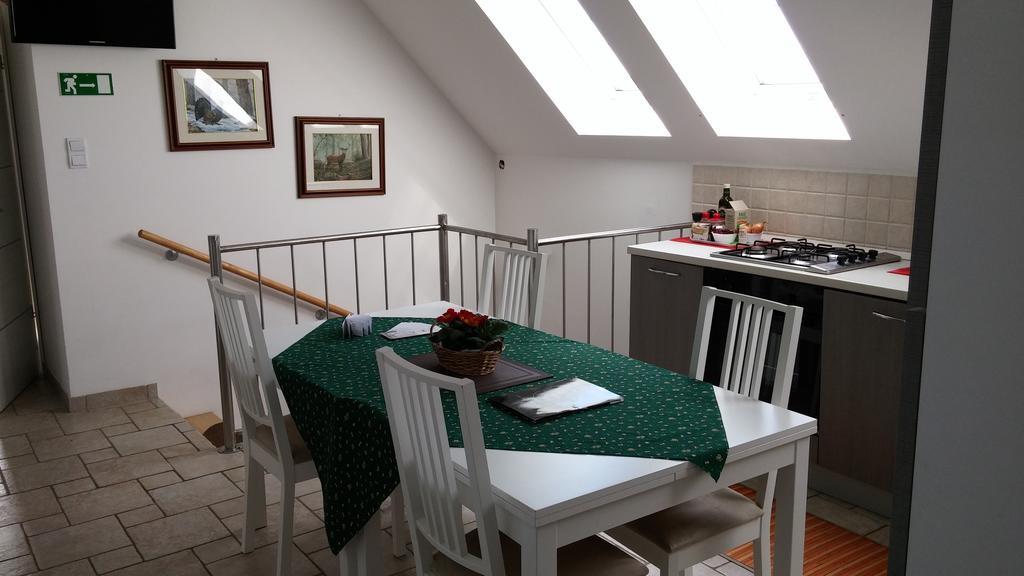 Hunters House Kft Bed And Breakfast Toltestava 外观 照片