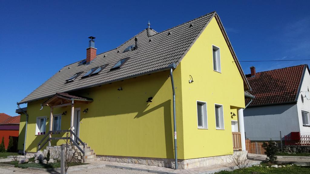 Hunters House Kft Bed And Breakfast Toltestava 外观 照片